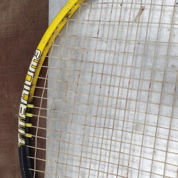 Wilson Yellow and Black Tennis Racket - Picture 4 of 4